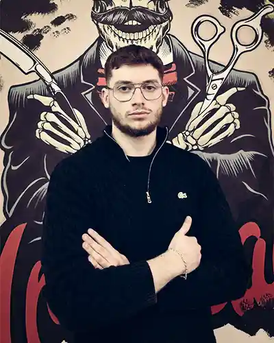 Shipi, barber majstor u Mr. Blade barbershopu