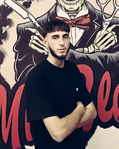 Trim, barber majstor u Mr. Blade barbershopu